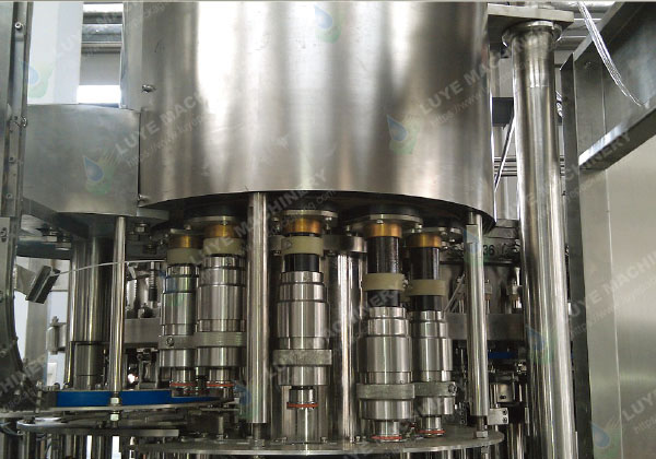 Carbonated Drink Capping Machine